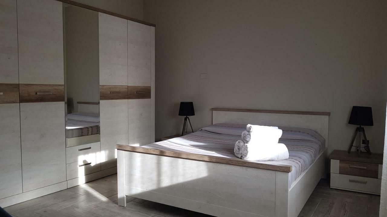 Piero'S Apartment カルボーニア エクステリア 写真
